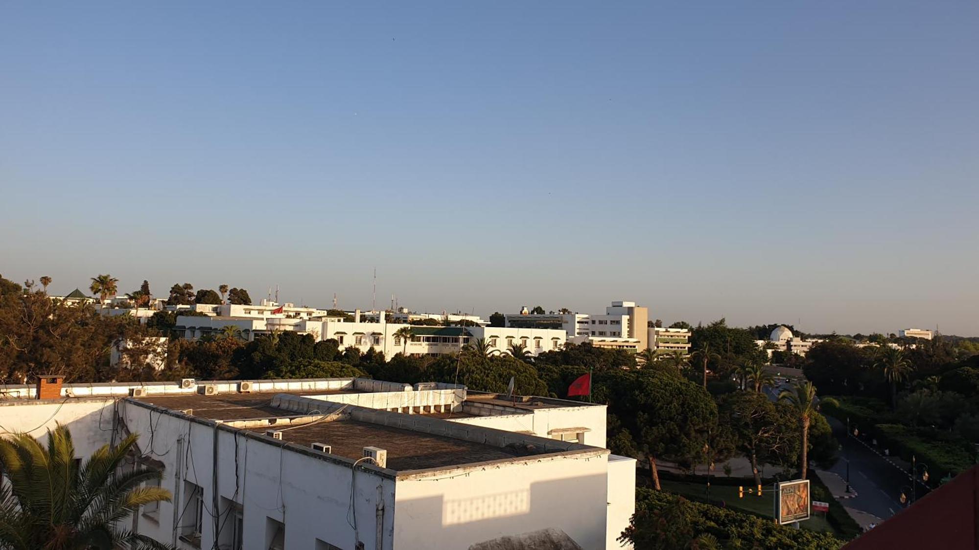 Appartement Agreable Avec 2 Tres Belles Terrasses Au Coeur De Rabat Bagian luar foto