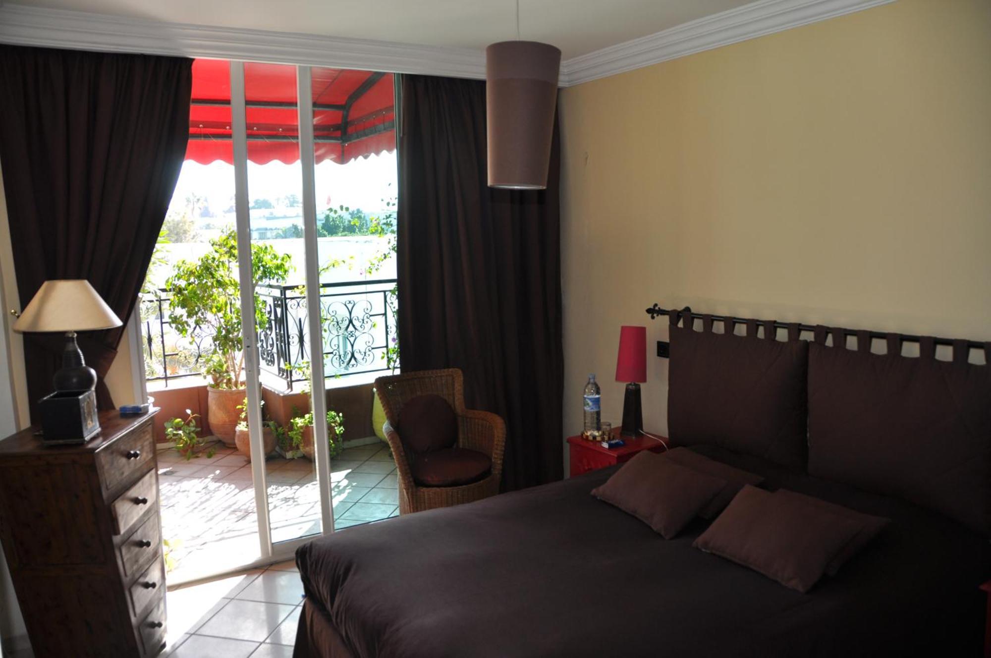 Appartement Agreable Avec 2 Tres Belles Terrasses Au Coeur De Rabat Bagian luar foto