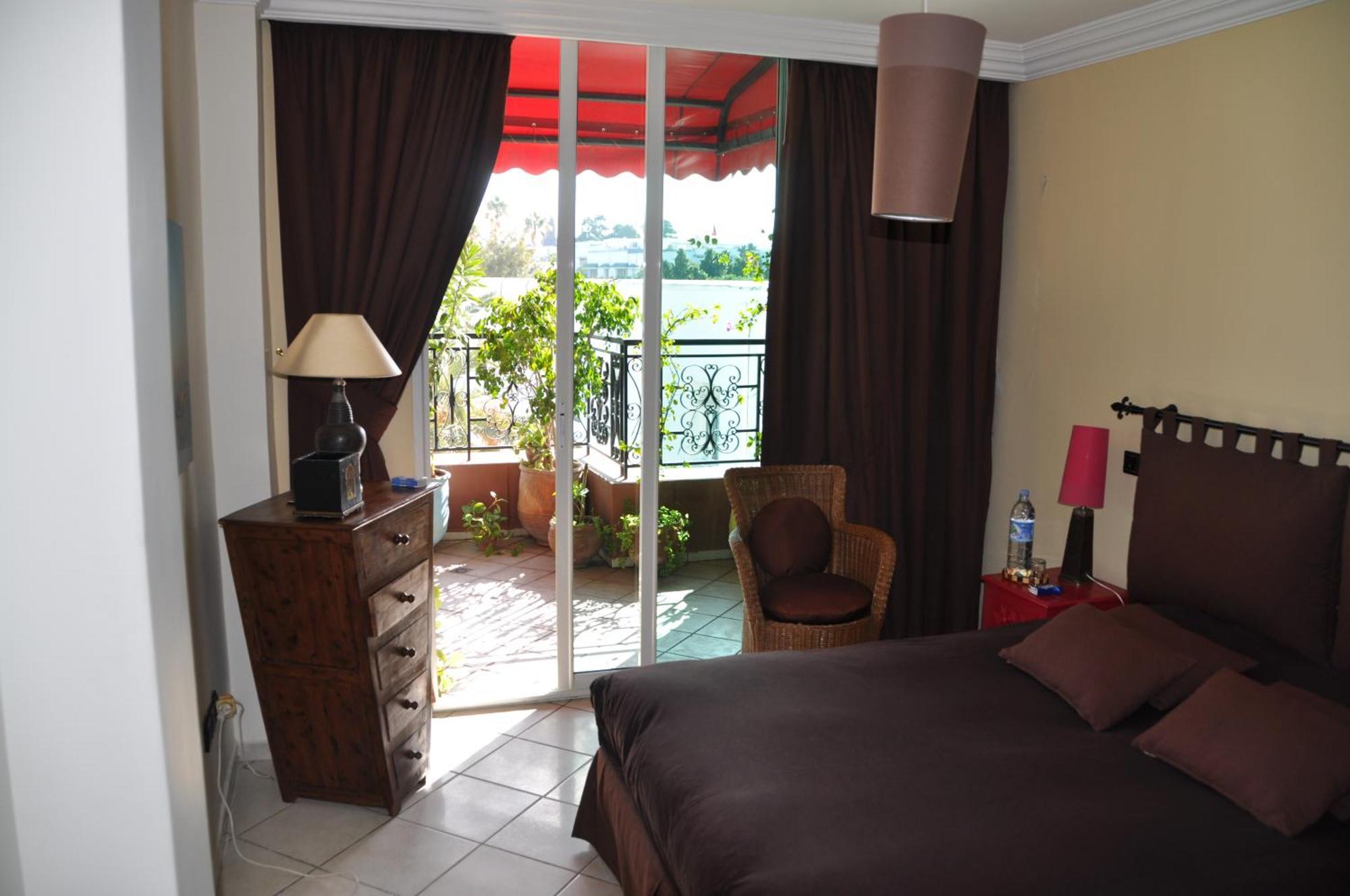 Appartement Agreable Avec 2 Tres Belles Terrasses Au Coeur De Rabat Bagian luar foto